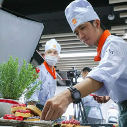 Hướng Đi Mới Cho Nhân Sự Ngành F&B