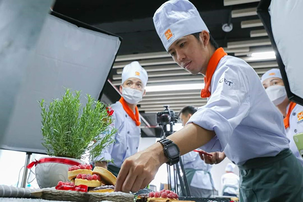 Kỹ năng Food Stylist, Nhiếp ảnh… giúp bạn mở rộng cơ hội nghề nghiệp trong ngành F&B.