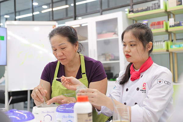 Tham gia sự kiện hướng nghiệp cùng con là một cách để ba mẹ thêm thấu hiểu nghề nghiệp con lựa chọn